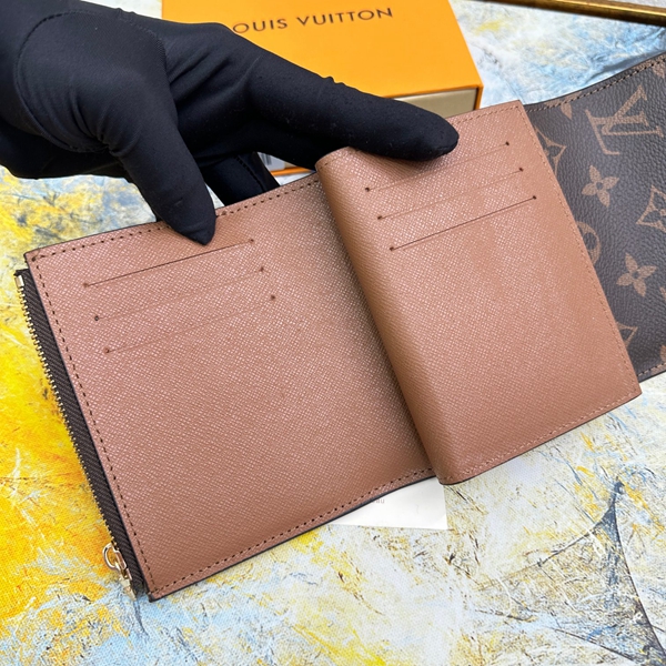 LVコピーウォレット着用イメージ